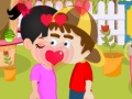 Kiss of the children in the park to play online